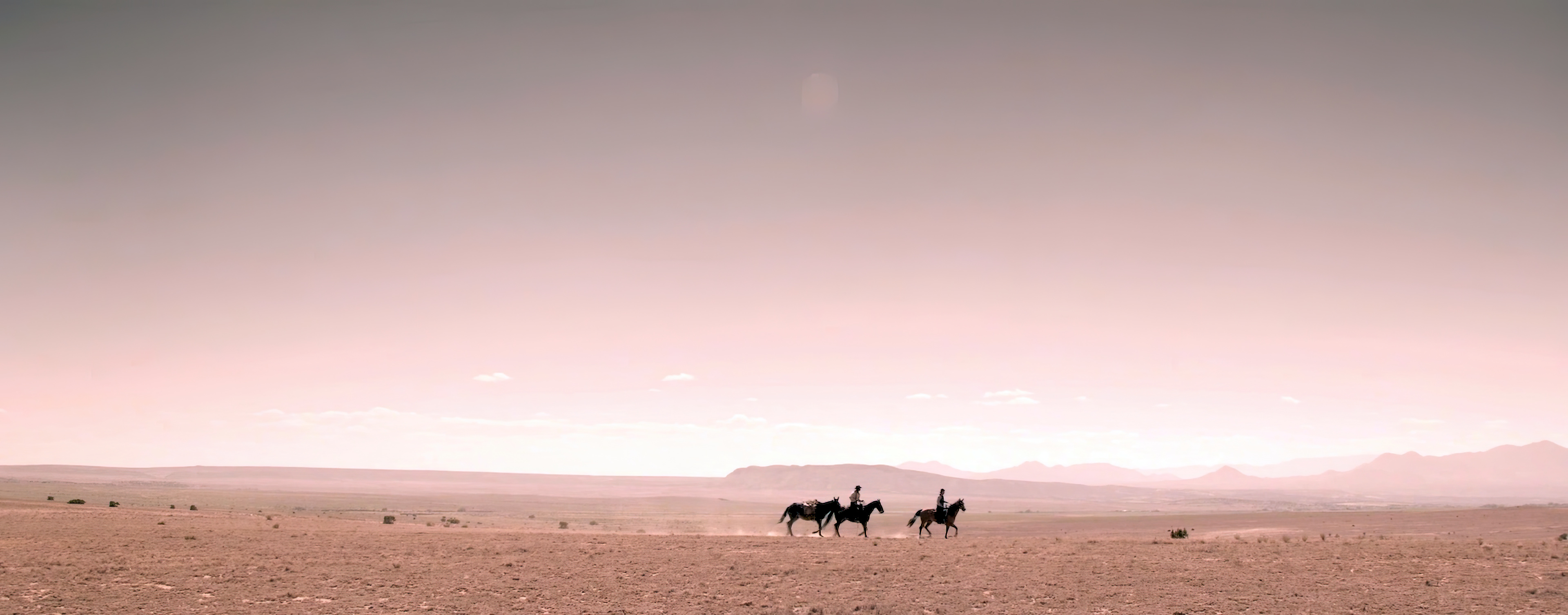 Долгий путь через пустыню на лошадях, Конный тур, Пустынный ландшафт