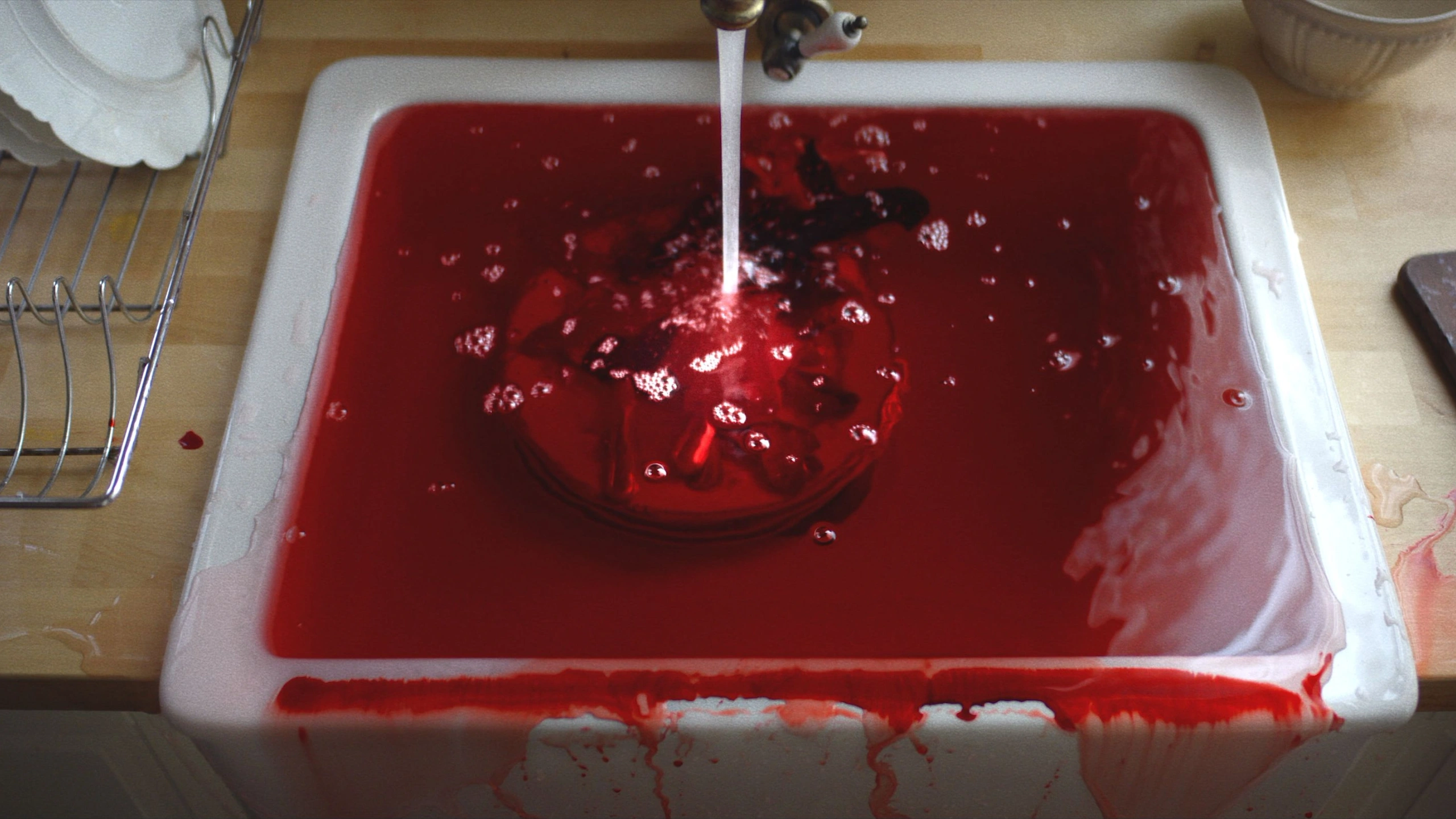 Кадр из фильма Ричарда Стэнли «Цвет из иных миров», Кровь в воде, Color Out of Space