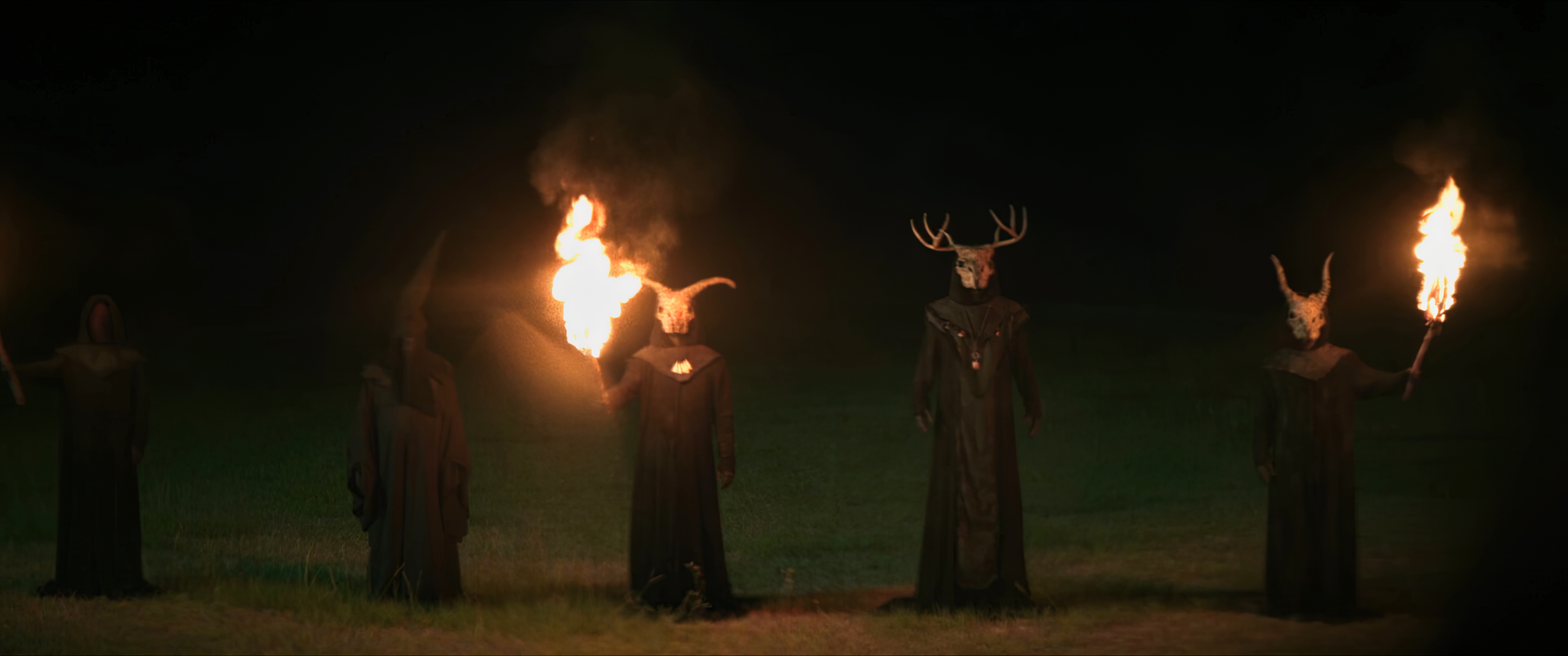 Демонический ритуал тёмных колдунов, Служители тьмы, Сатанисты в масках