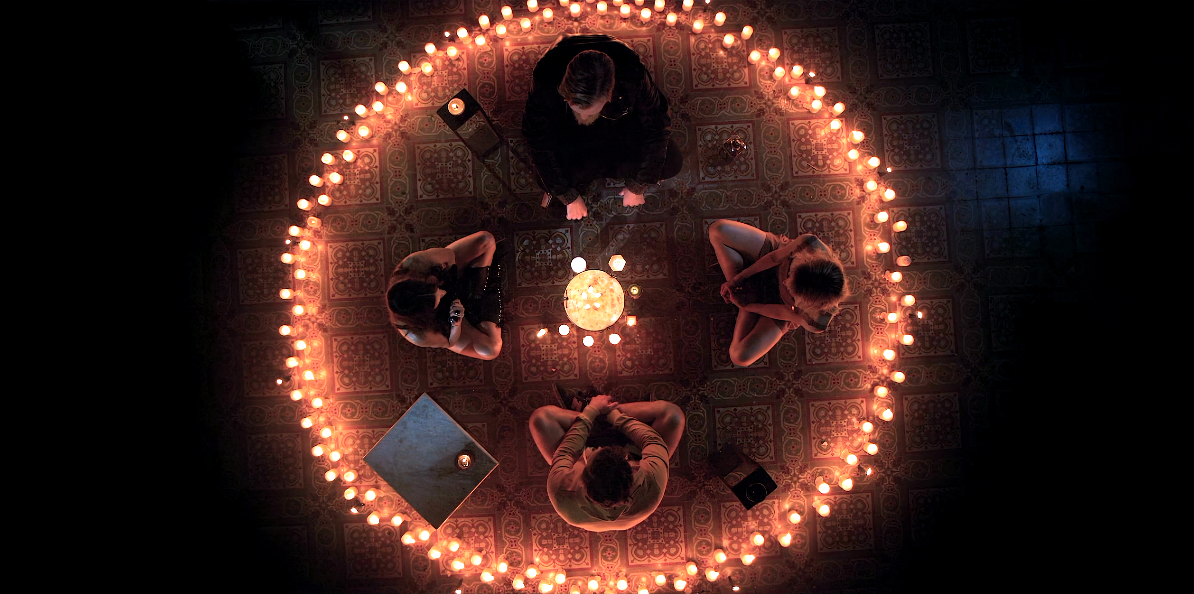 Магический ритуал внутри огненного круга, Ритуальная магия, Оккультисты